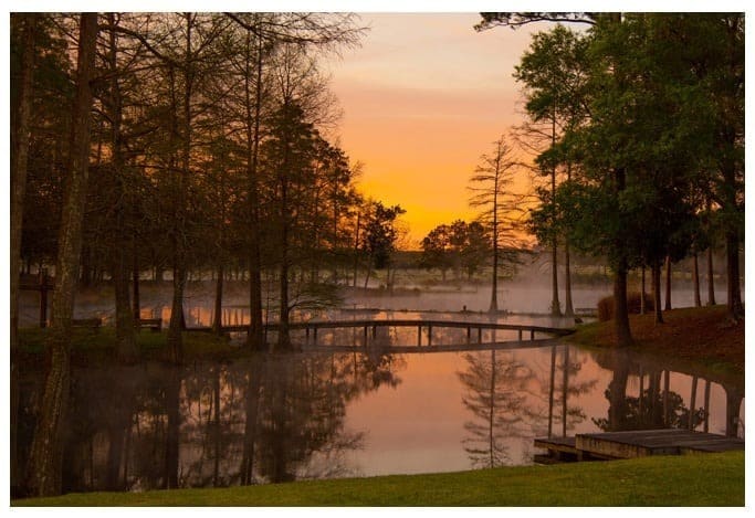 dbt-texas Peaceful outdoor lake view at a rehab center offering DBT for addiction recovery